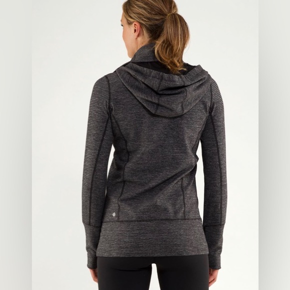 ⭐️ Host Pick ⭐️ Lululemon Stride Jacket *Soft Mini Check - Picture 8 of 10